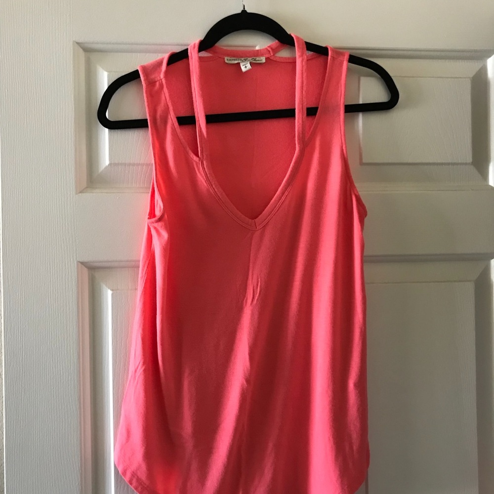 Coral tank with shoulder cut-outs. Coral. Size S